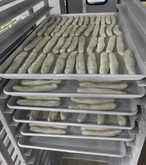 Liquid nitrogen freezing freezer for freezing dough