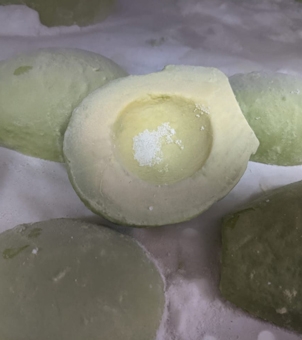 Liquid nitrogen freezing freezer for freezing avocado