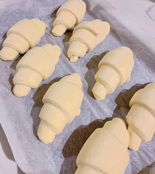 Liquid nitrogen rapid freezing machine for freezing croissants