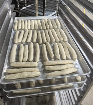 Liquid nitrogen rapid freezing machine for freezing dough shapes
