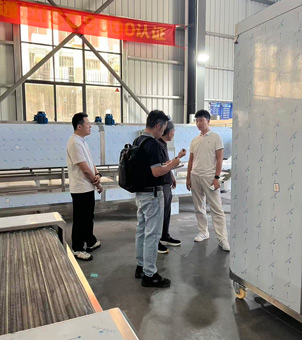 Customer visits SPEEDCRYO factory